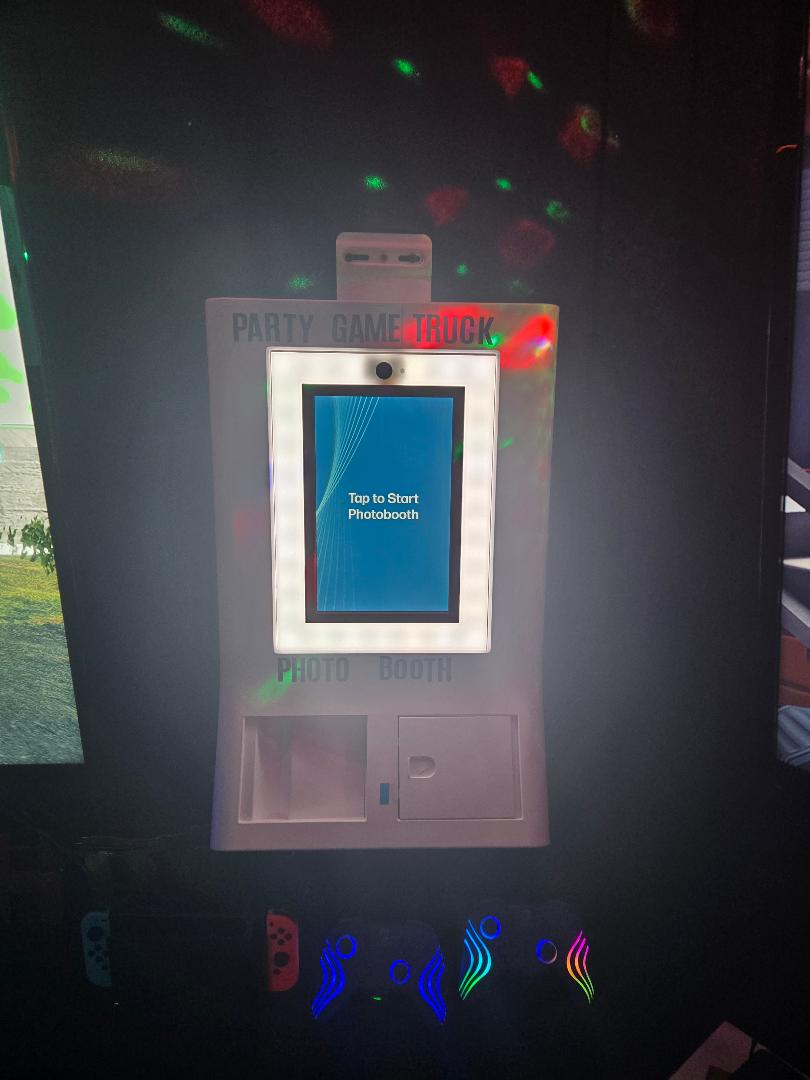 Party Game Truck Photo Booth